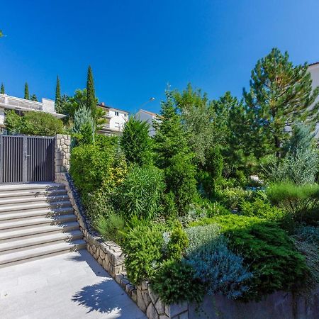 Apartments Loncaric Crikvenica Exteriör bild