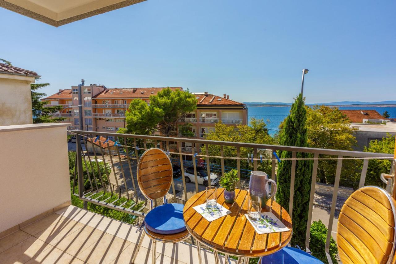 Apartments Loncaric Crikvenica Exteriör bild
