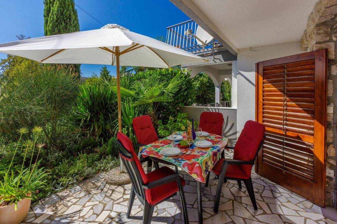 Apartments Loncaric Crikvenica Exteriör bild