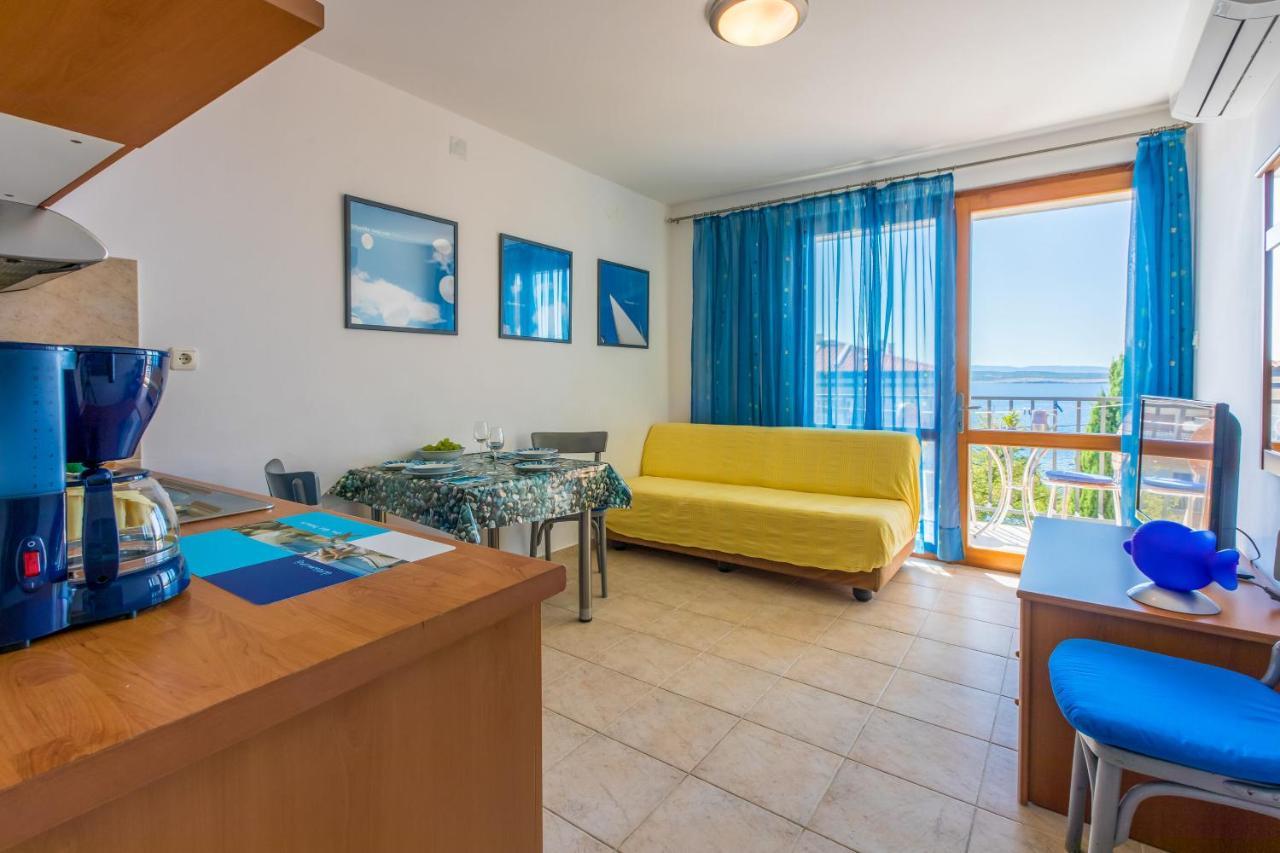 Apartments Loncaric Crikvenica Exteriör bild