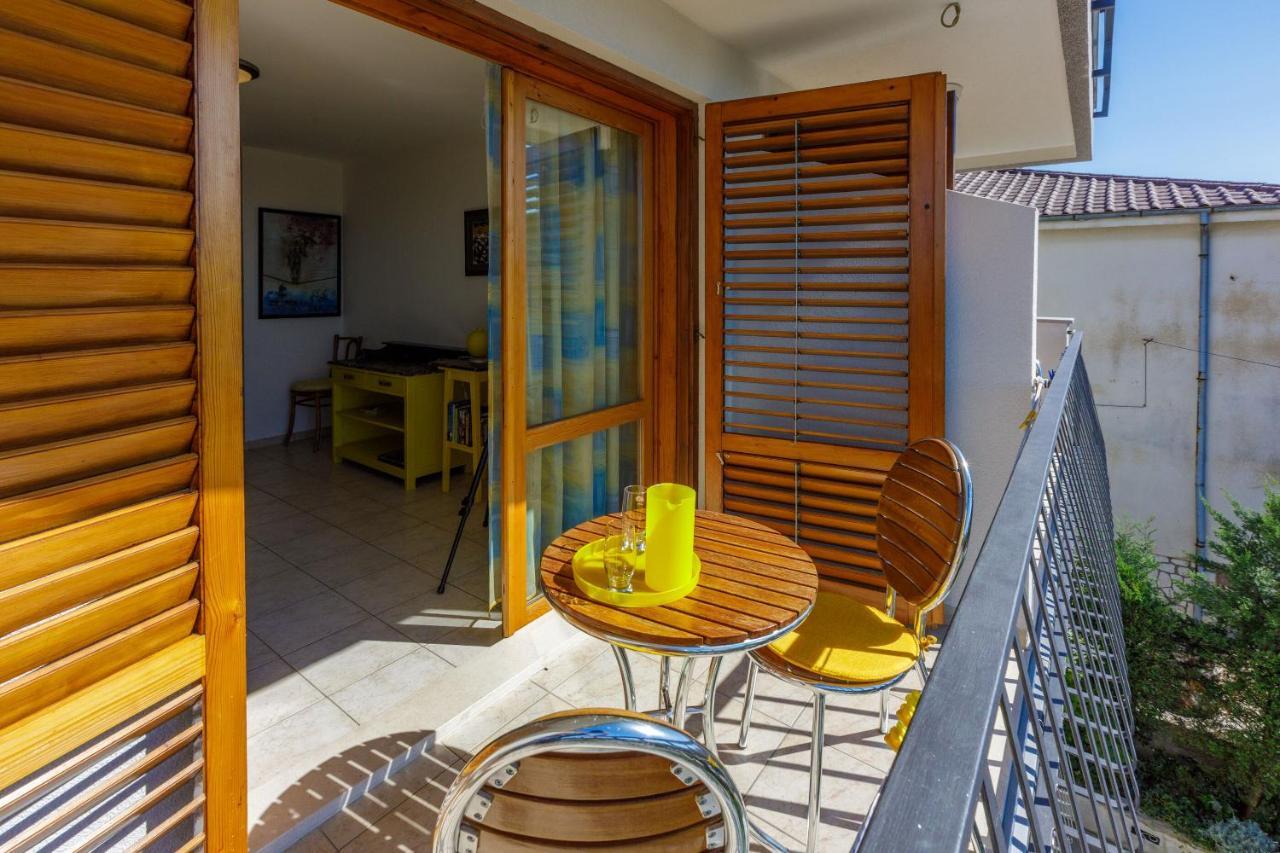Apartments Loncaric Crikvenica Exteriör bild