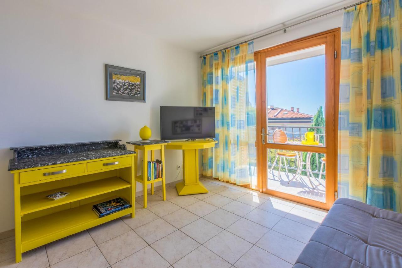 Apartments Loncaric Crikvenica Exteriör bild