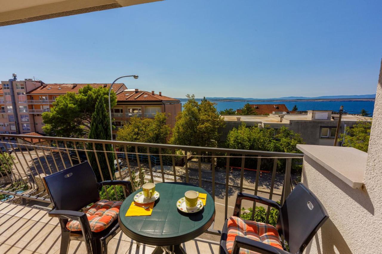 Apartments Loncaric Crikvenica Exteriör bild