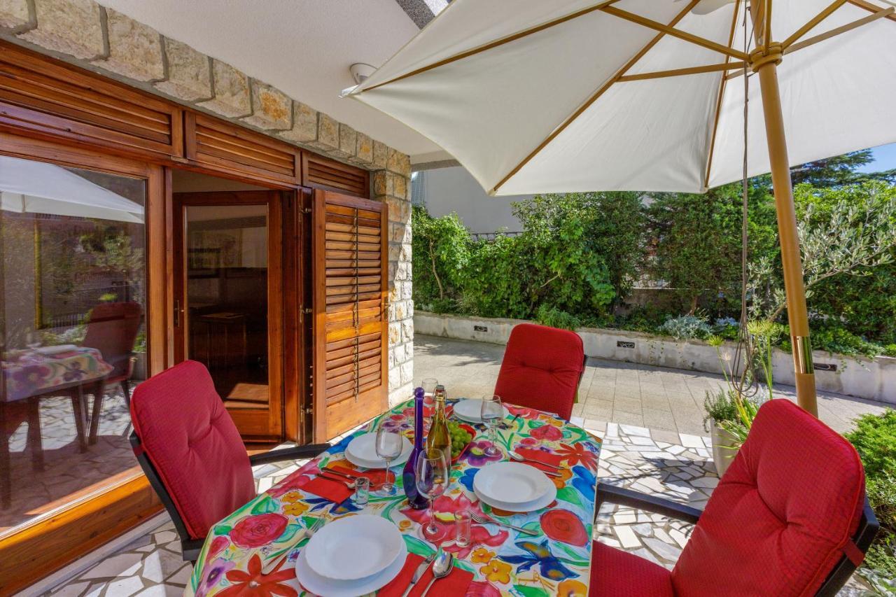 Apartments Loncaric Crikvenica Exteriör bild