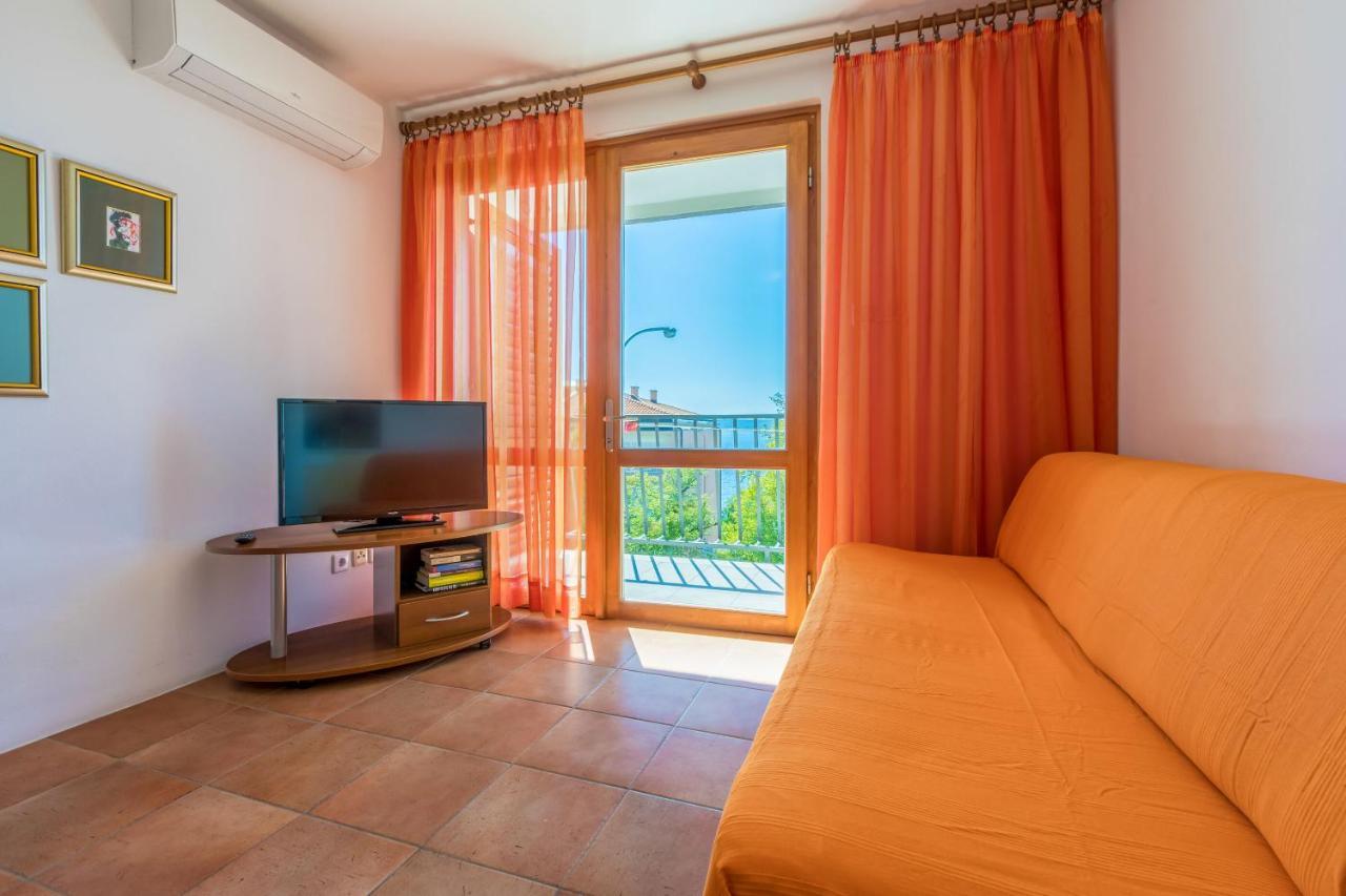 Apartments Loncaric Crikvenica Exteriör bild