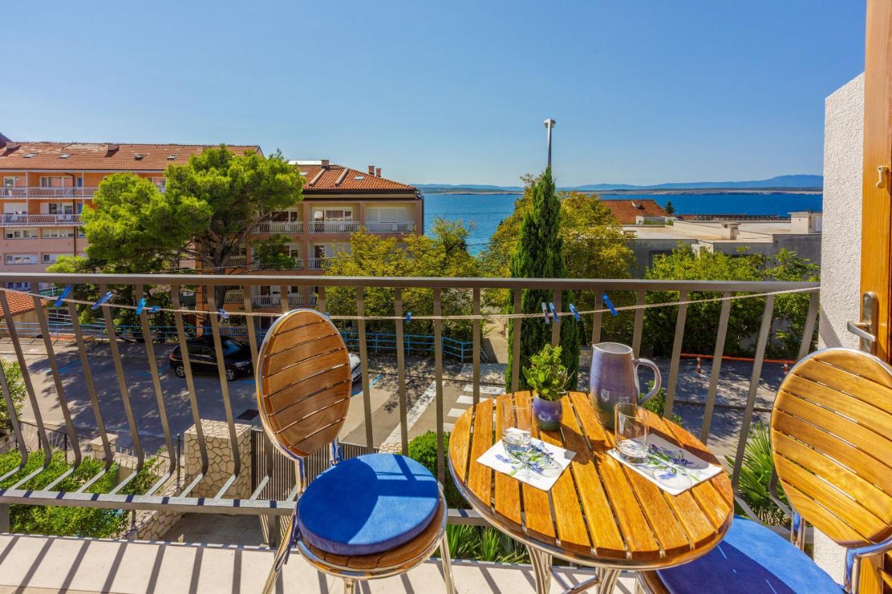 Apartments Loncaric Crikvenica Exteriör bild