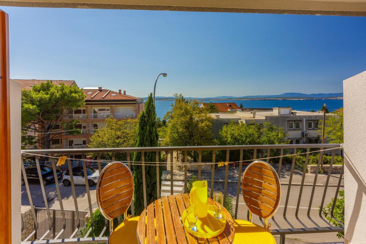 Apartments Loncaric Crikvenica Exteriör bild